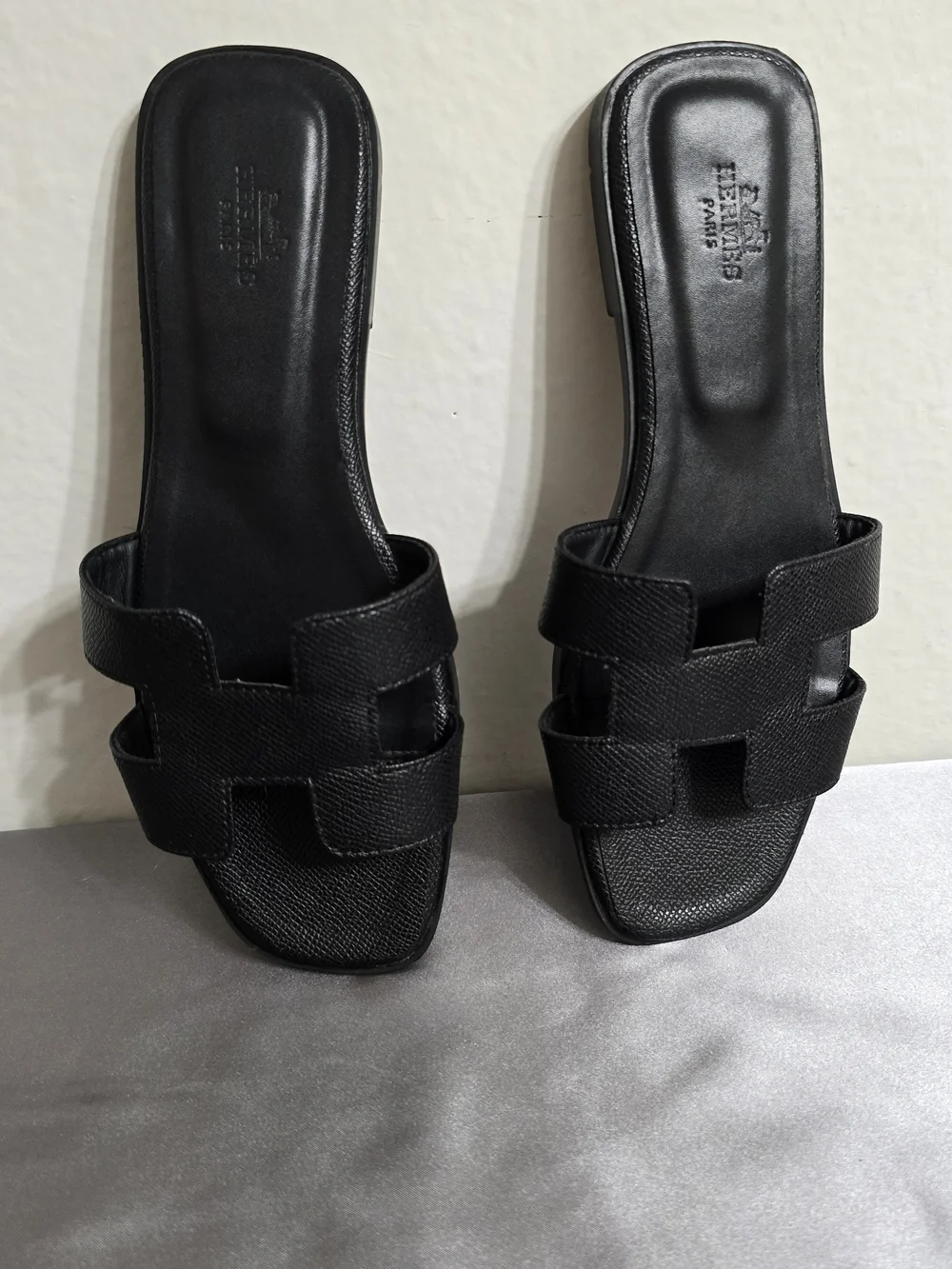 Hermes Black Leather Oran Slide Sandals Size 39 - Picture 9 of 14